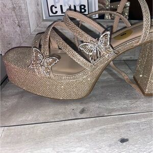 Butterfly chunky block heels